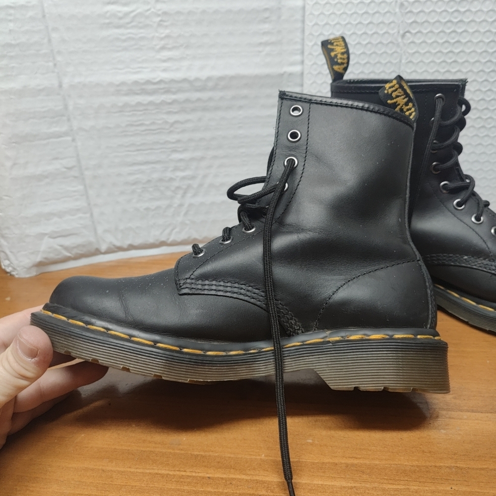 Dr. Martens 1460 Smooth Leather Lace Up Boots Womens Size 7 - Picture 9 of 14